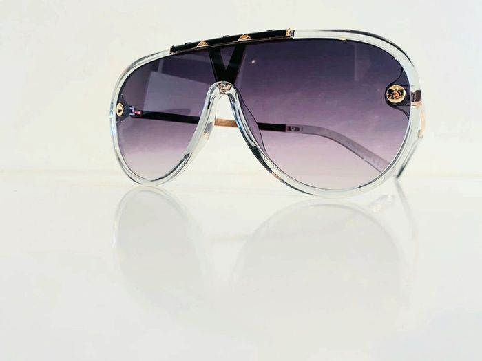 Lunette de soleil mixte transparente style masque bras dorés UV protection catégorie 3 - photo numéro 8