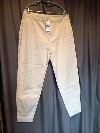 Jeans homme homme grande taille. Marque C . Couleur beige.