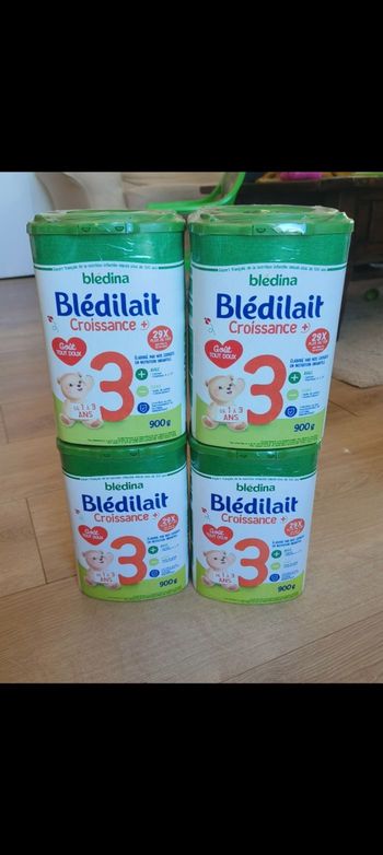 4 boîtes de lait Bledilait croissance 3