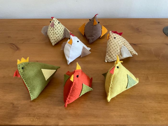Lot de 7 Poules décoratives en feutrine - photo numéro 1