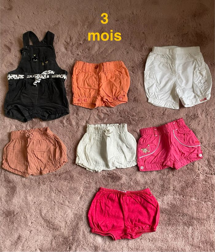 Lot shorts fille en 3 mois