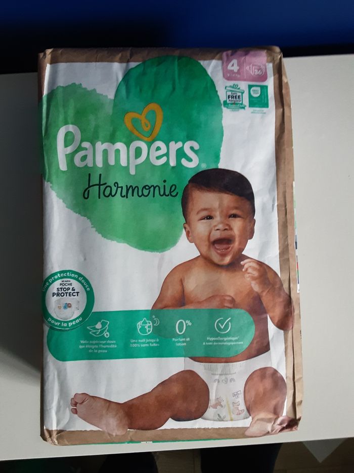 1 paquet de pampers harmonie T4 (9-14 kg)