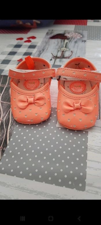 Ballerines taille 0/3mois. Neuves.