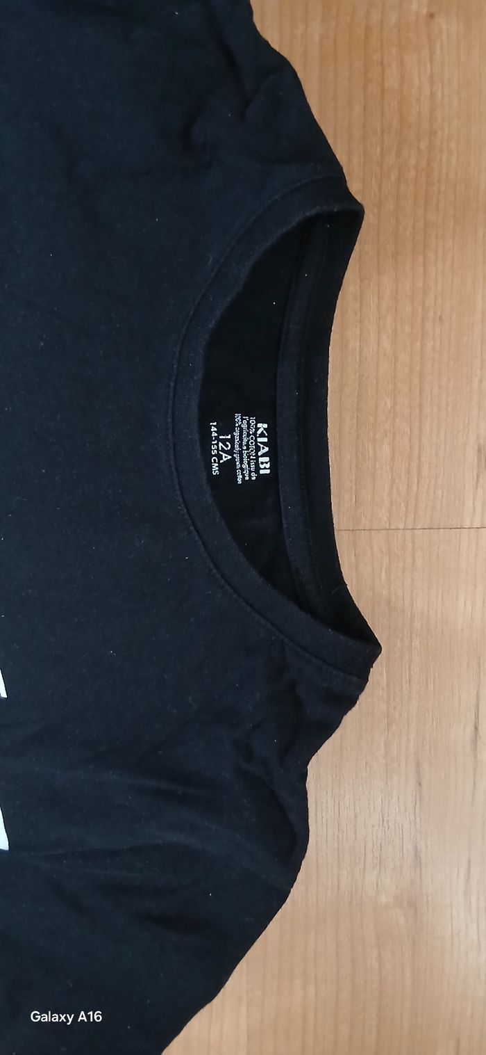 2 tee-shirts taille 12 ans - photo numéro 2