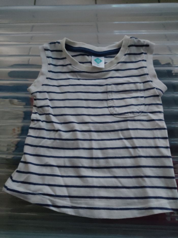 T-shirt sans manche 3 mois