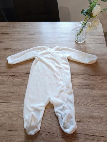 Pyjama 6 mois neuf