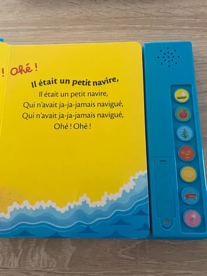 Livre musical petit ours brun - photo numéro 3