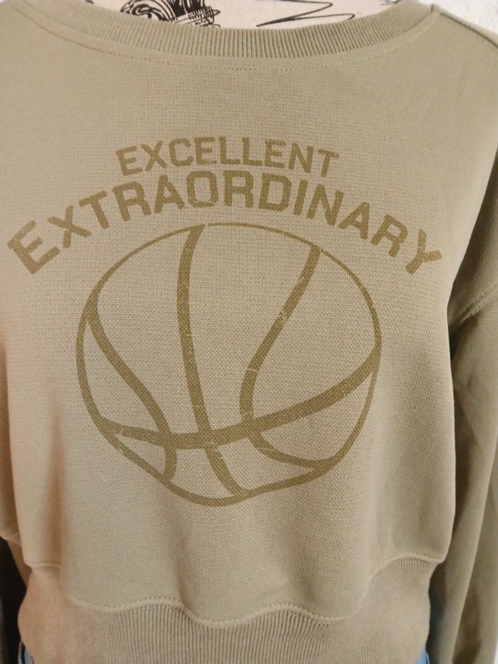 Sweat court taille L Dazy bon etat - photo numéro 4