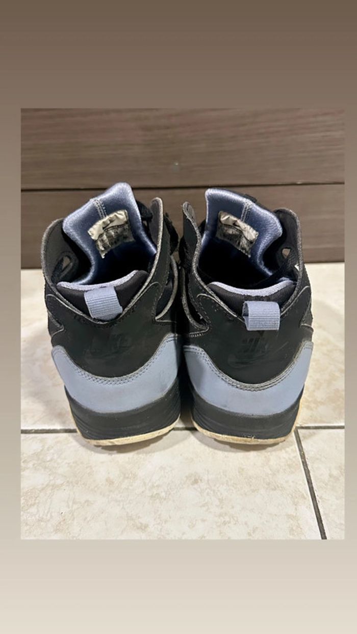 Sneakers Mixte Nike Air Trainer Huarache Noir & Grise Rare Taille 38 bon état - photo numéro 5