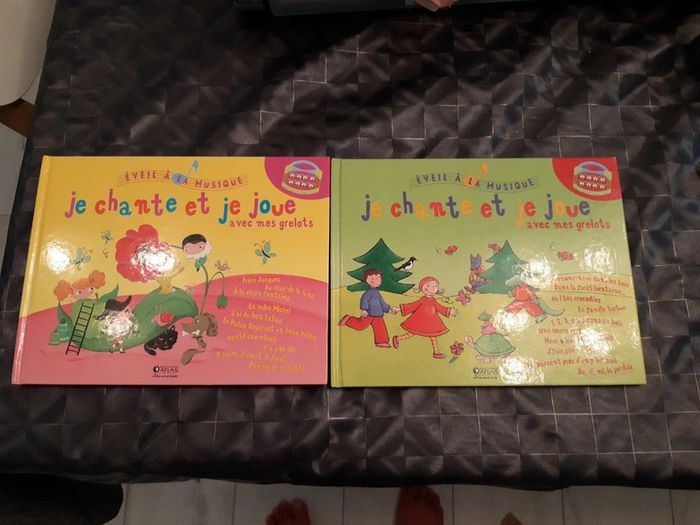 Lot livres avec cd et livre de couleurs - photo numéro 2
