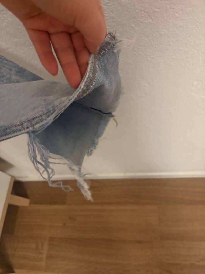 Jeans droit avec fente et trou - photo numéro 2