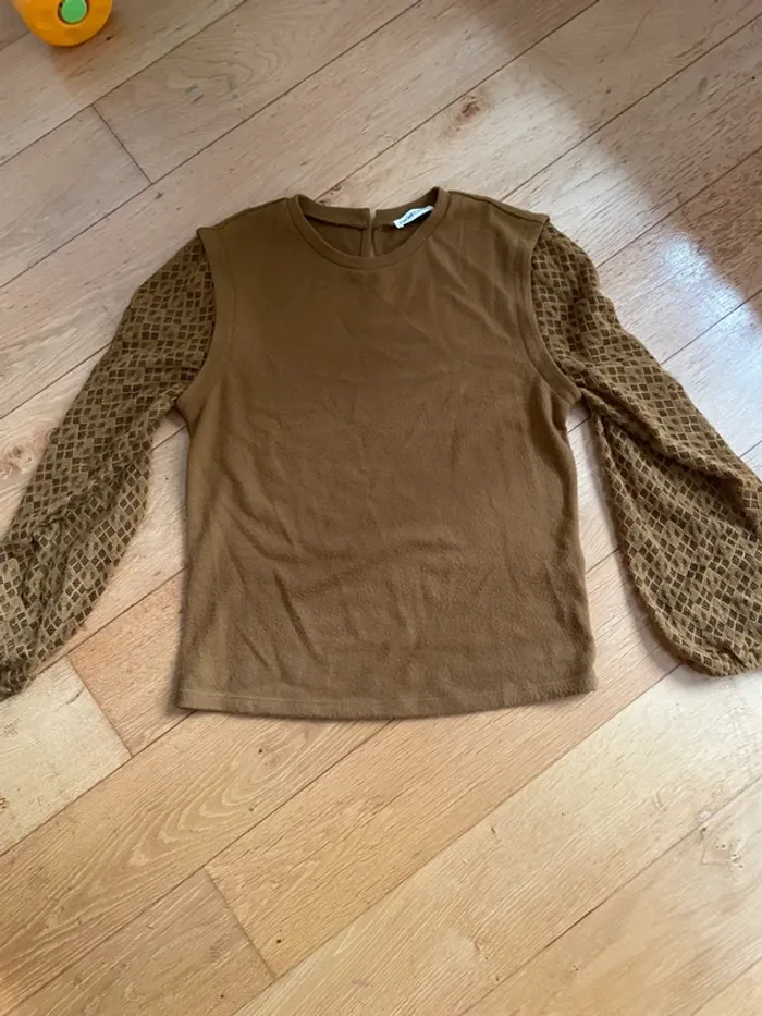 Pull Camel avec dentelle manches