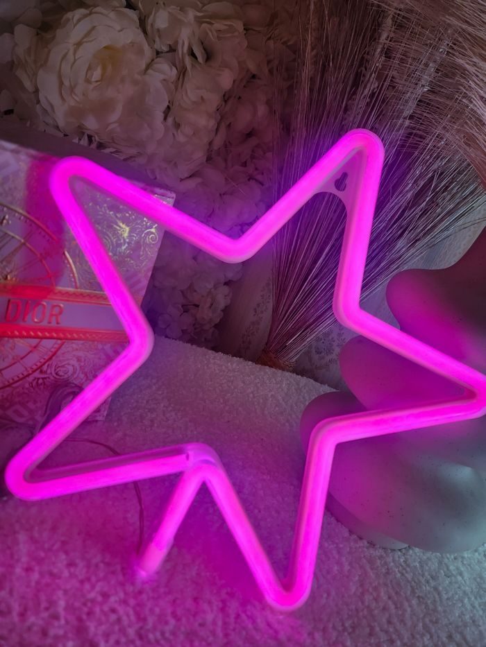 Étoile neon rose - photo numéro 2