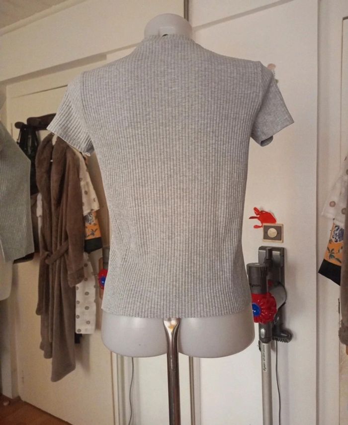 T-shirt gris - photo numéro 3