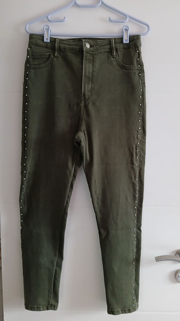 Pantalon Bershka
Taille 42