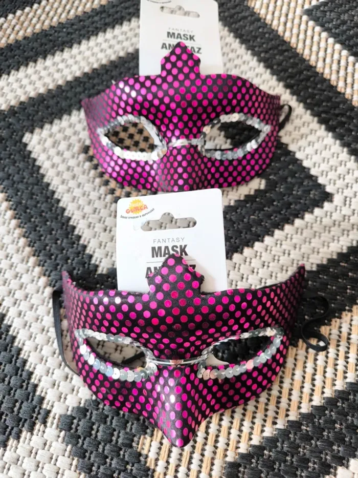 A l'unité ou en lot masque loup carnaval neuf