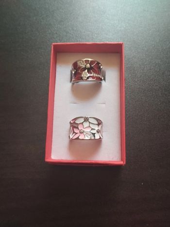 Lot de 2 bagues fleurs avec coffret