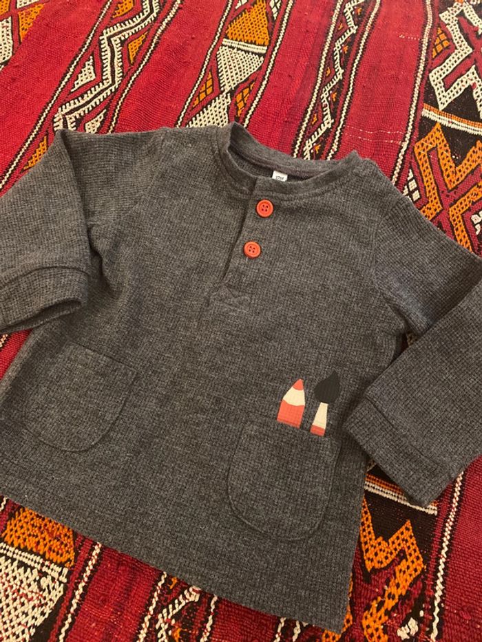 Pull hiver gris chiné, 12 mois,boutons rouge - photo numéro 2