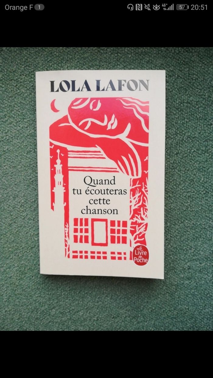 Roman :" Quand tu écouteras cette chanson" Lola Lafon.