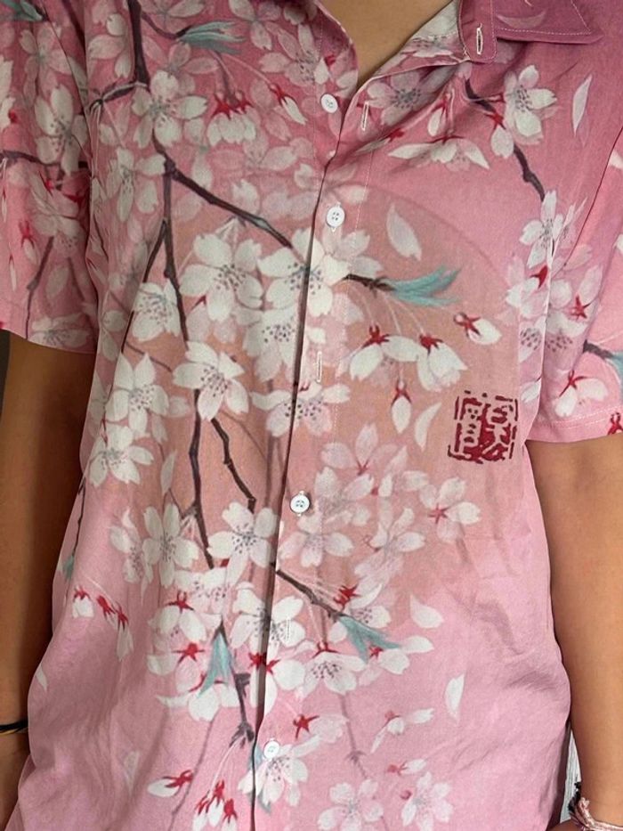 Chemise à motif fleuri style japonais taille 38 - photo numéro 2