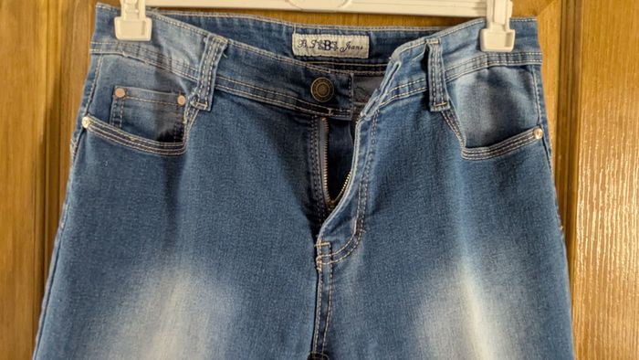 Jean bleu délavé. - photo numéro 2