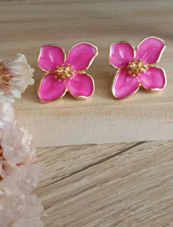Boucles d'oreilles fleurs rose fushia