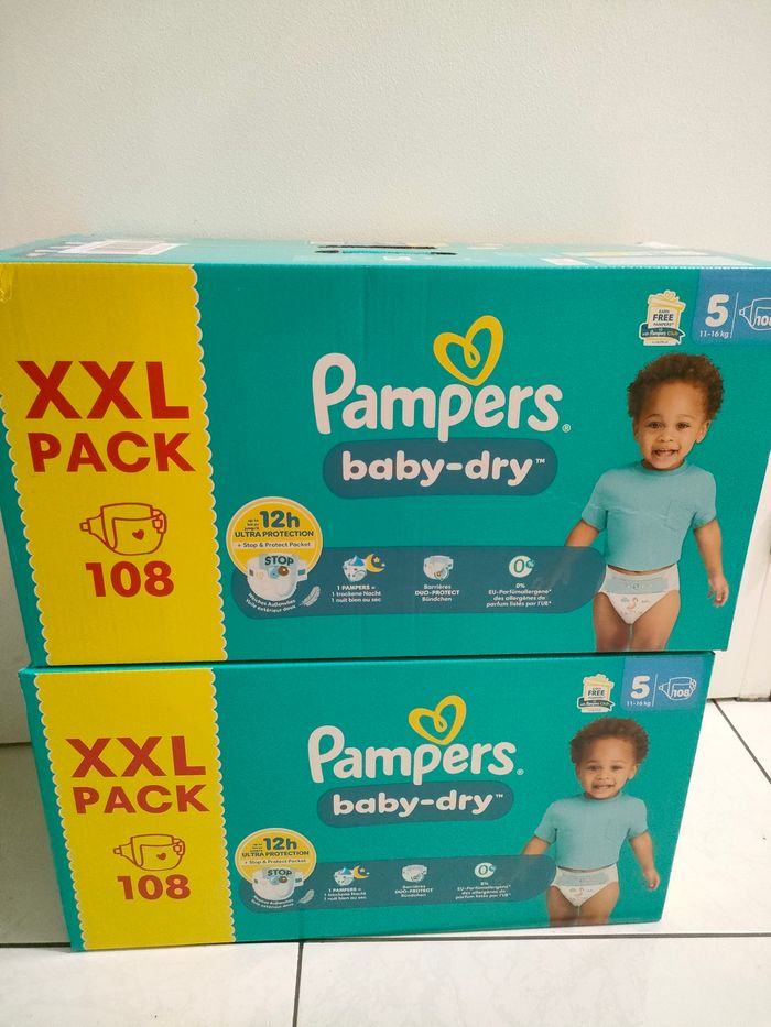 216 Couches taille 5 Pampers