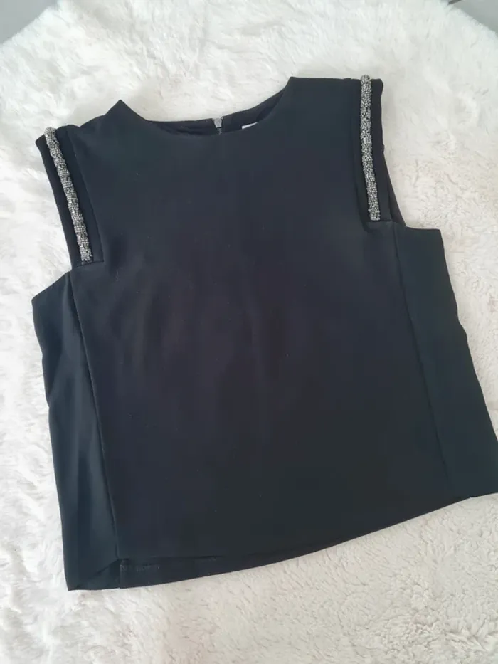 Haut Mango Noir avec détails perles