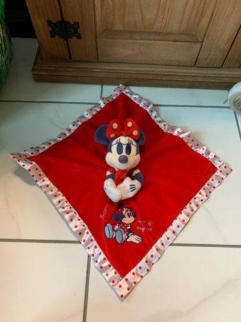 Doudou plat minnie disneystore