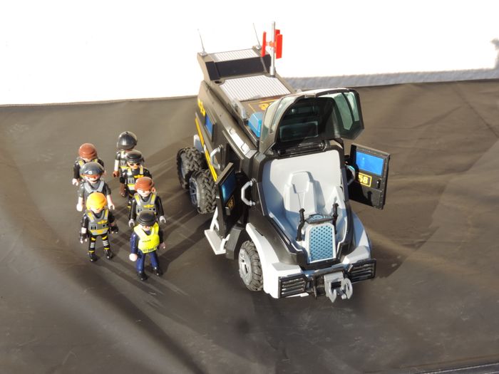 camion de police - photo numéro 3