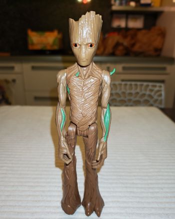 Figurine articulée groot Marvel