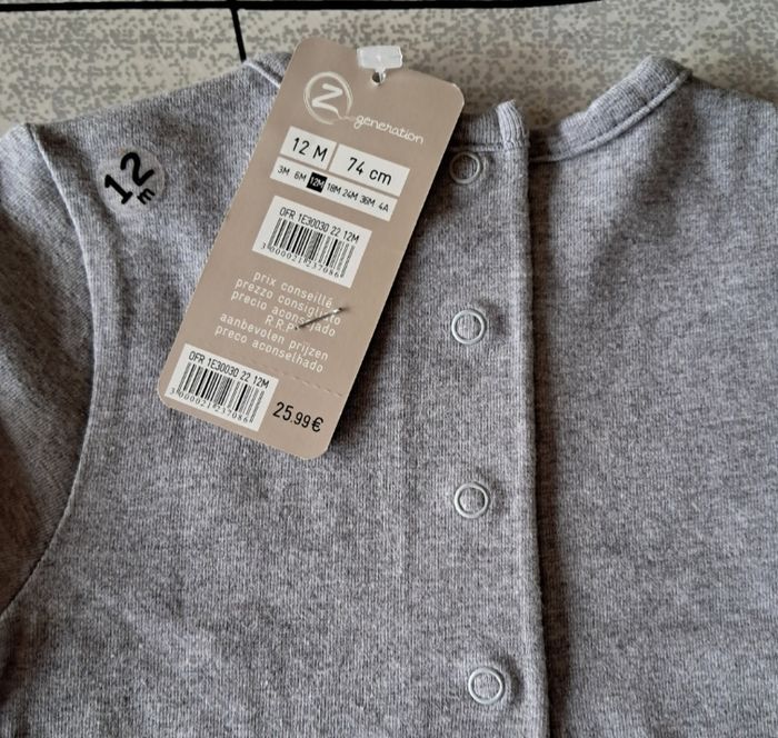 Ensemble NEUF pour fille robe 1 an et gilet 18 mois - photo numéro 8