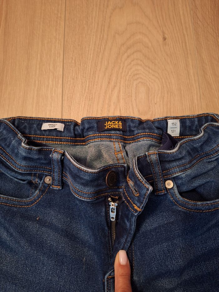 Jeans et 2 tee-shirts manches courtes 12 ans - photo numéro 7
