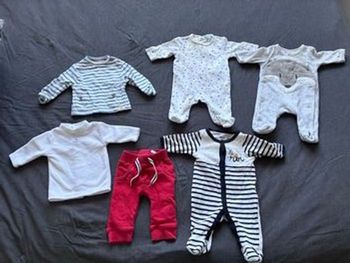 Lot vêtements taille naissance garçon 