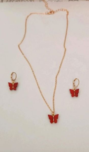 Parure bijoux collier, boucles d'oreilles papillon neuf