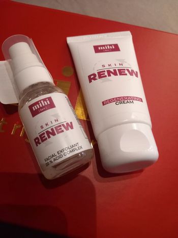 Offre lot exfoliant et crème régénératrice Skin Renew de Mihi