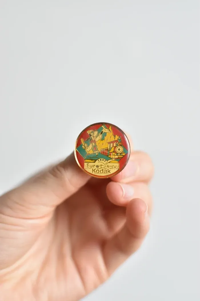 Pin's / Broche Pluto Kodak