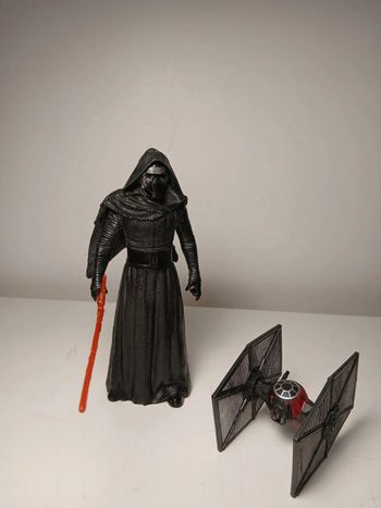 Lot star wars figurine + tie fighter