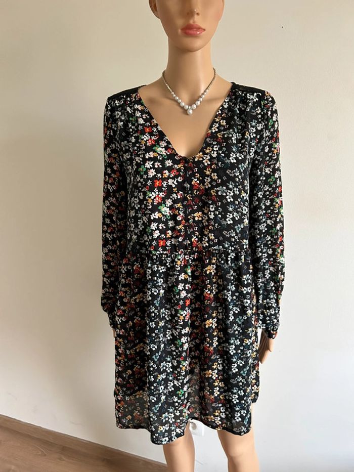 Robe fleurie à manches longues Only taille 34 jamais portée