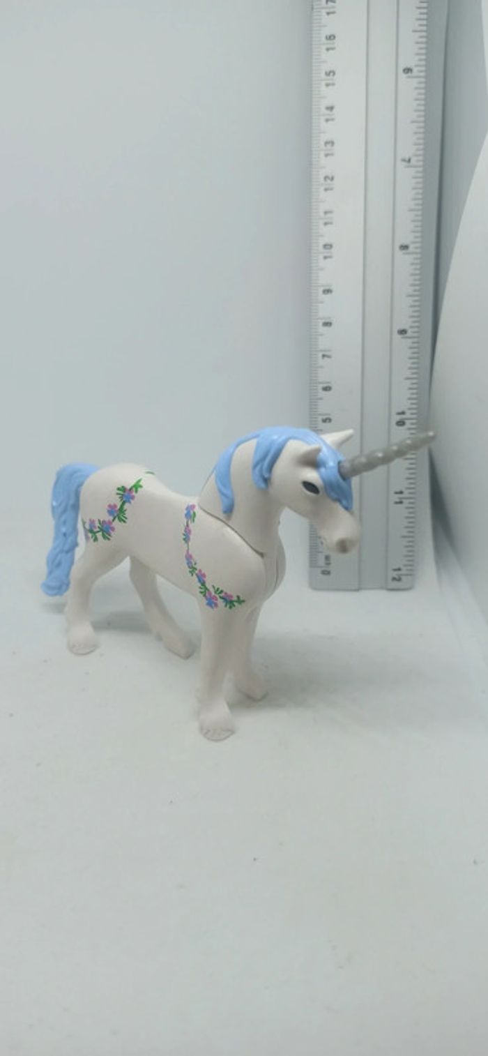 Licorne blanche et bleue à fleurs playmobil