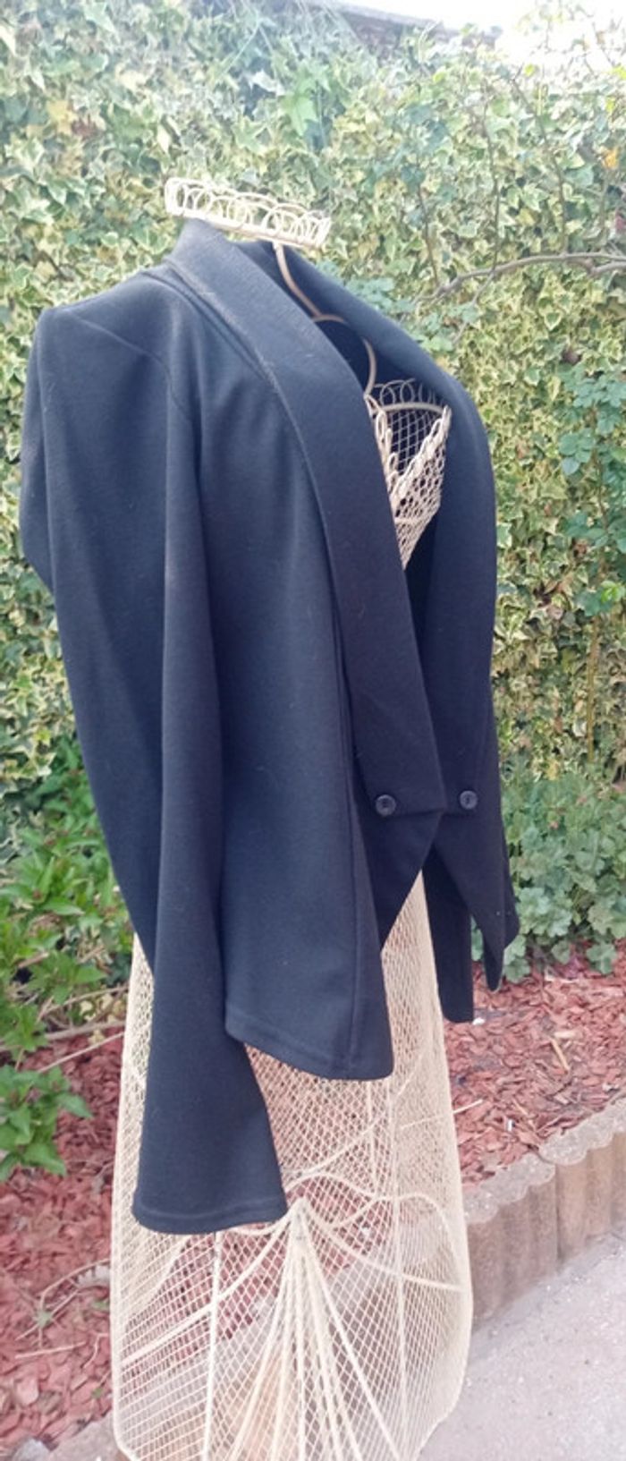 Veste noire - photo numéro 3