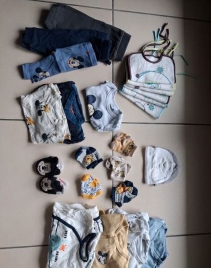 Lot vêtement bébé