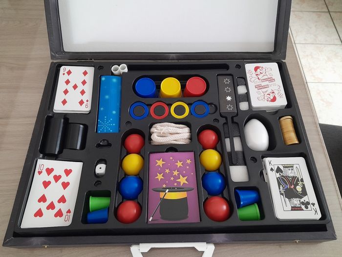 Mallette 300 tours de magie - photo numéro 4