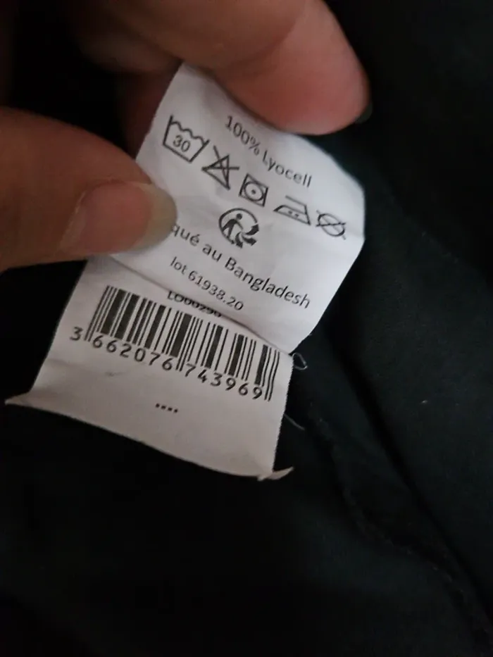 Chemise noire location paris - photo numéro 4