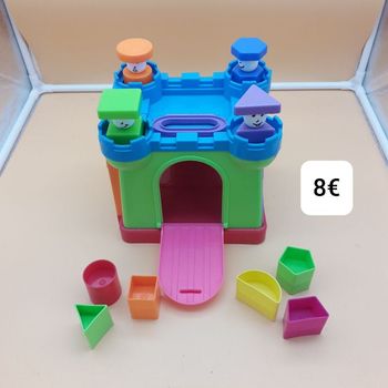 Chateau des formes vert baudet