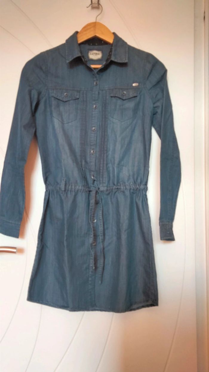 Robe style jean avec ceinture intégrée classe