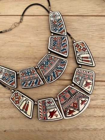 Lot 2 colliers céramique motifs Pérou