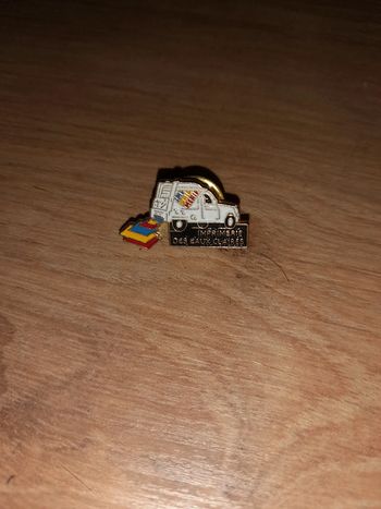 Pins vintage imprimerie eaux claires