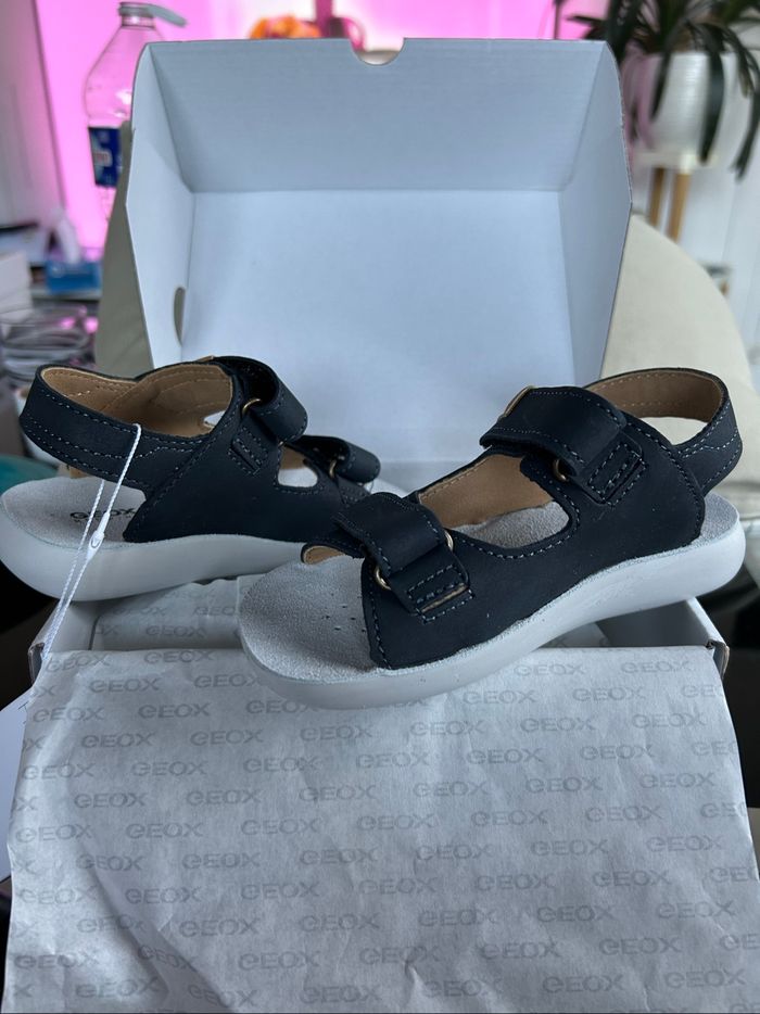 Sandales geox cuir neuves 26 - photo numéro 4