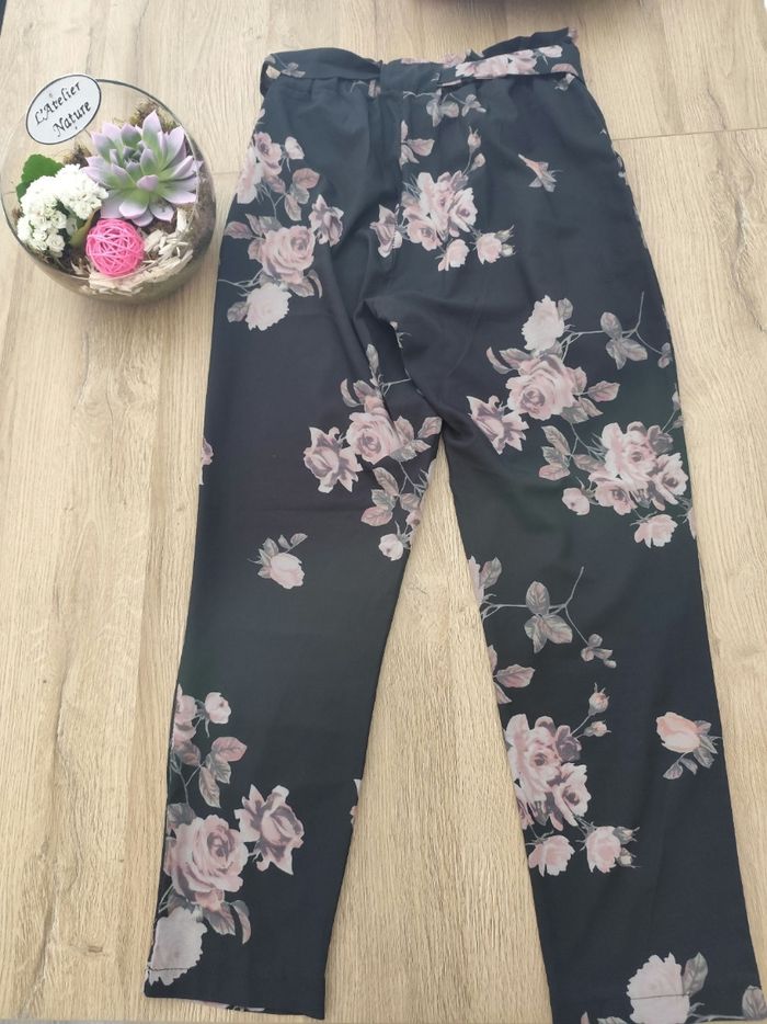 Pantalon fleuri - photo numéro 2